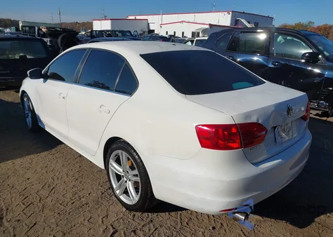 2013 Volkswagen Jetta 2.5L Se z USA, uszkodzony, nr VIN 3VWDP7AJXDM404078